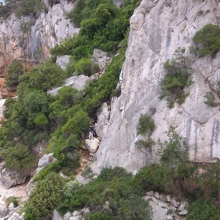 Uso Piscina * Cala Gonone